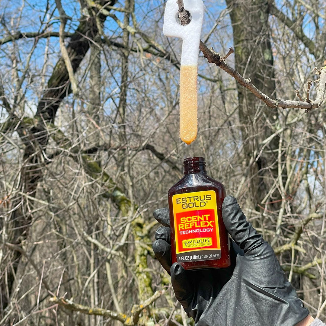 Wildlife Research Center Synthetic Golden Estrous Deer Lure 4 oz